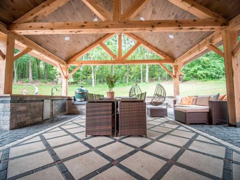 Backyard Outdoor Living Space with Outdoor Kitchen - Altoona PA