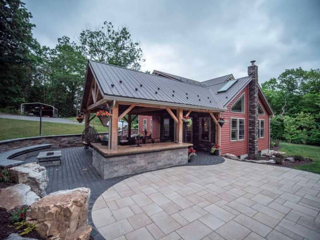 Backyard Outdoor Living Space with Outdoor Kitchen - Altoona PA