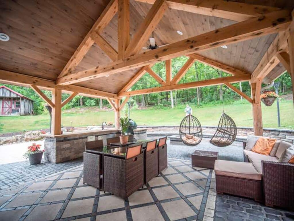 Backyard Outdoor Living Space with Outdoor Kitchen - Altoona PA