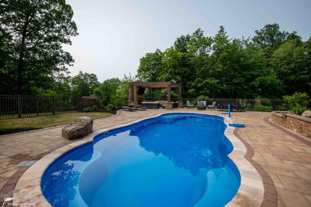 Fiberglass Swimming Pool with Outdoor Living Space